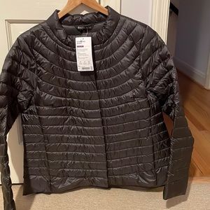 Brand new with tags! Lightweight, packable and stylish.